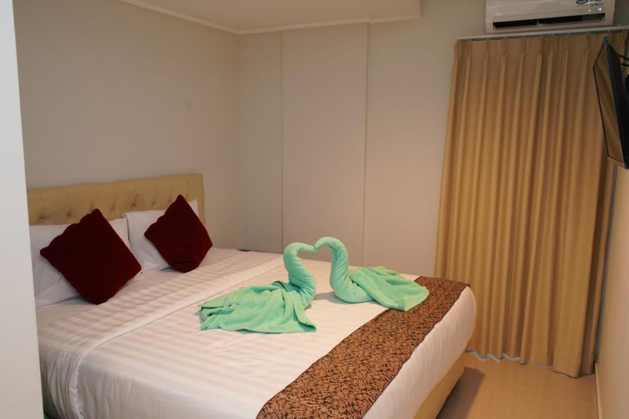 Aruuman Hotel Simpanglima Semarang Exterior photo