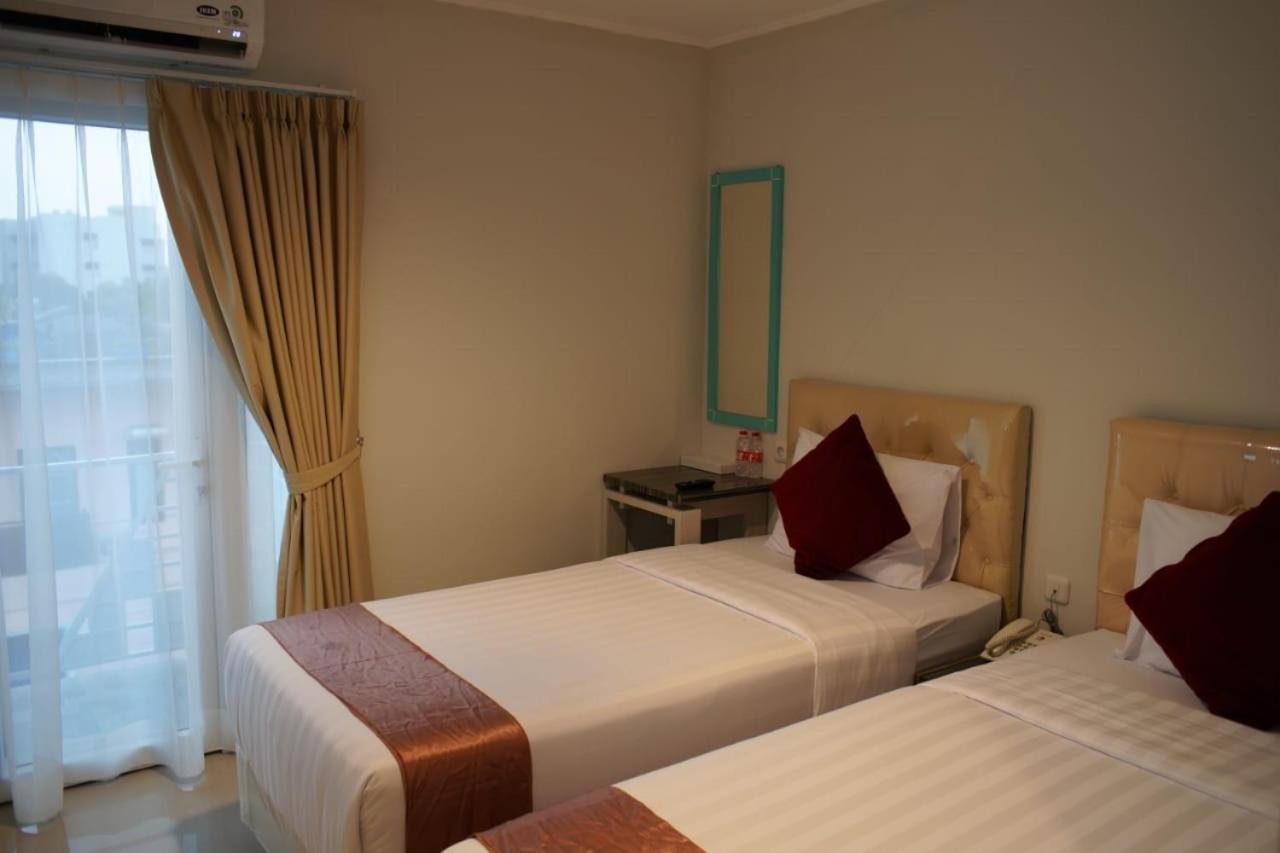 Aruuman Hotel Simpanglima Semarang Exterior photo