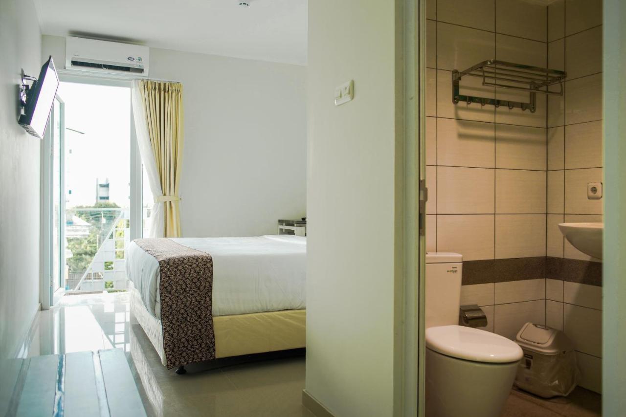 Aruuman Hotel Simpanglima Semarang Exterior photo