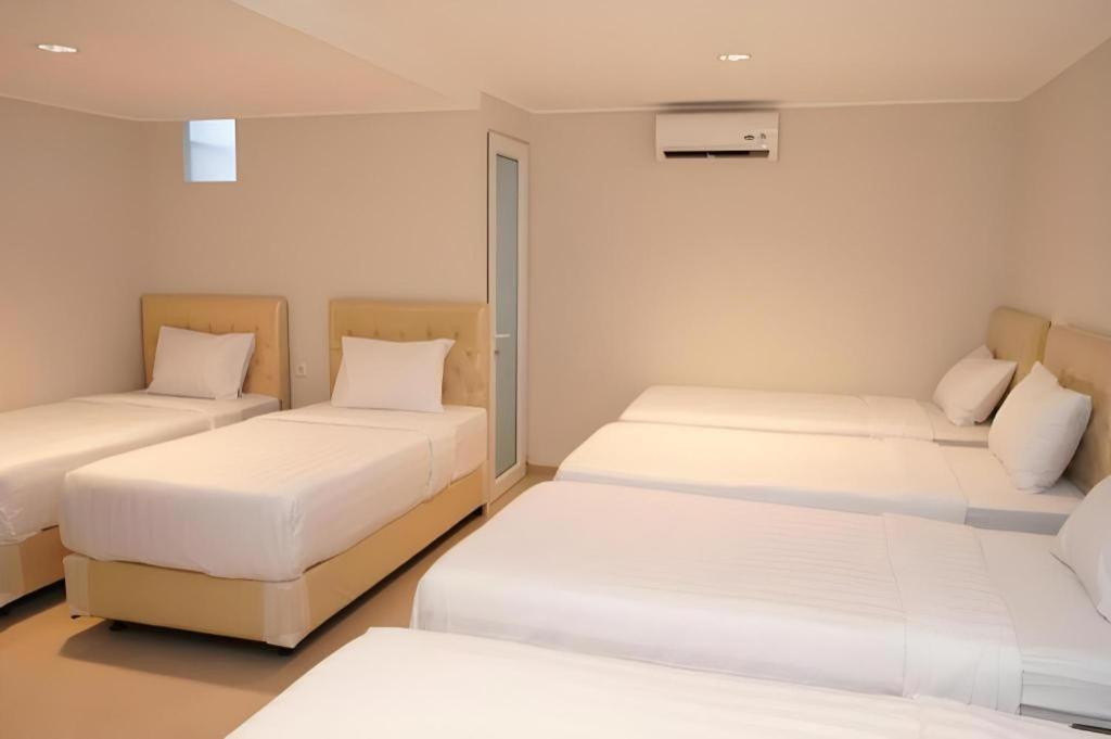 Aruuman Hotel Simpanglima Semarang Exterior photo