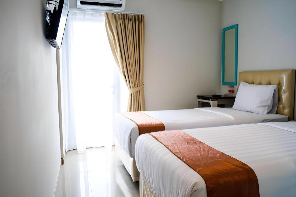 Aruuman Hotel Simpanglima Semarang Exterior photo
